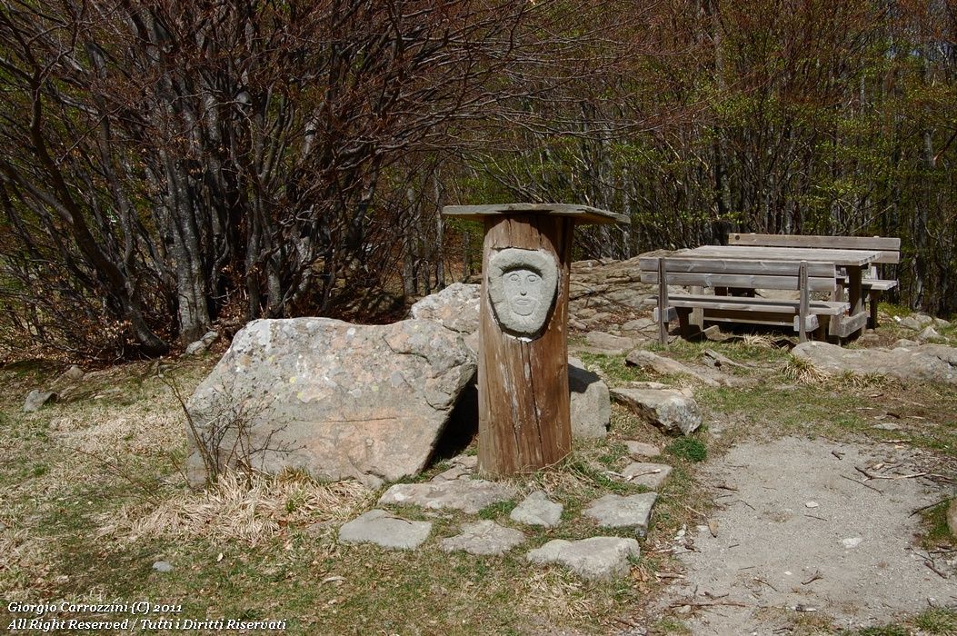 Dal Passo della Scalucchia alle Fonti di Capiola