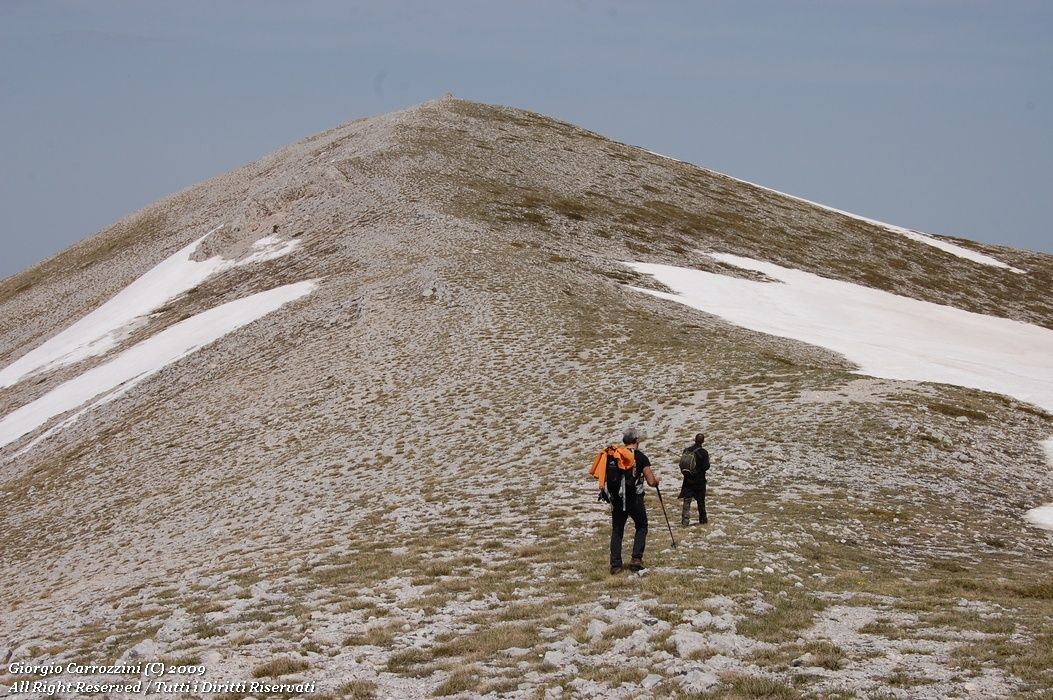 Monte La Terratta (2208 m) e Monte Argatone (2149 m) dal Lago di Scanno
