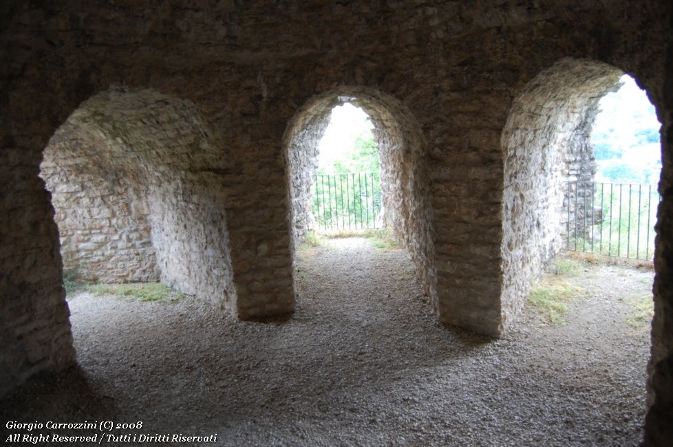 Castello dei Magalotti di Fiastra