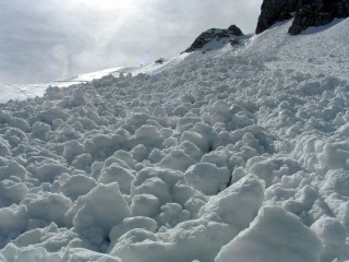 Perché preoccuparsi delle valanghe in montagna?