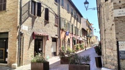 Fano: Città della Fortuna sul Mare Adriatico
